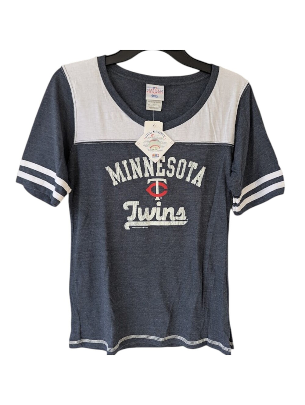 NWT Vintage 2011 Minnesota Twins T-Shirt Womens Medium MLB Tee Navy 17x25
